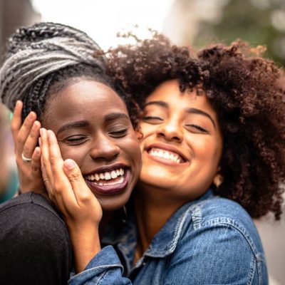 11 Qualities Of A Good Friend & Ways To Be An Even Better One